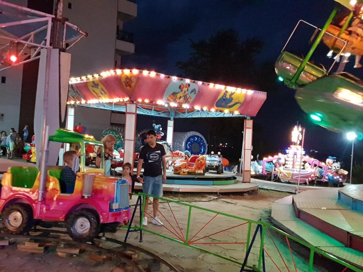 ホテル Vila Cozia エフォリエ・ノルド エクステリア 写真